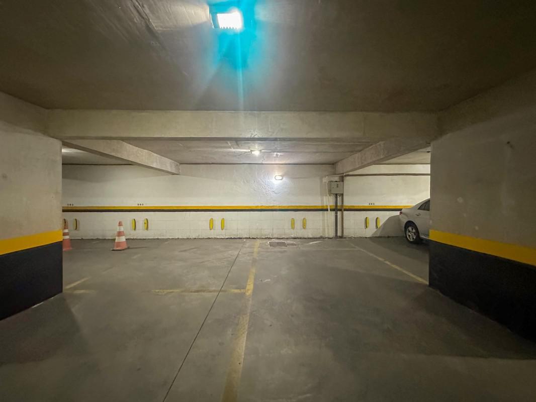 Cobertura, Funcionários, 2 Quartos, 2 Vagas, 2 Suítes