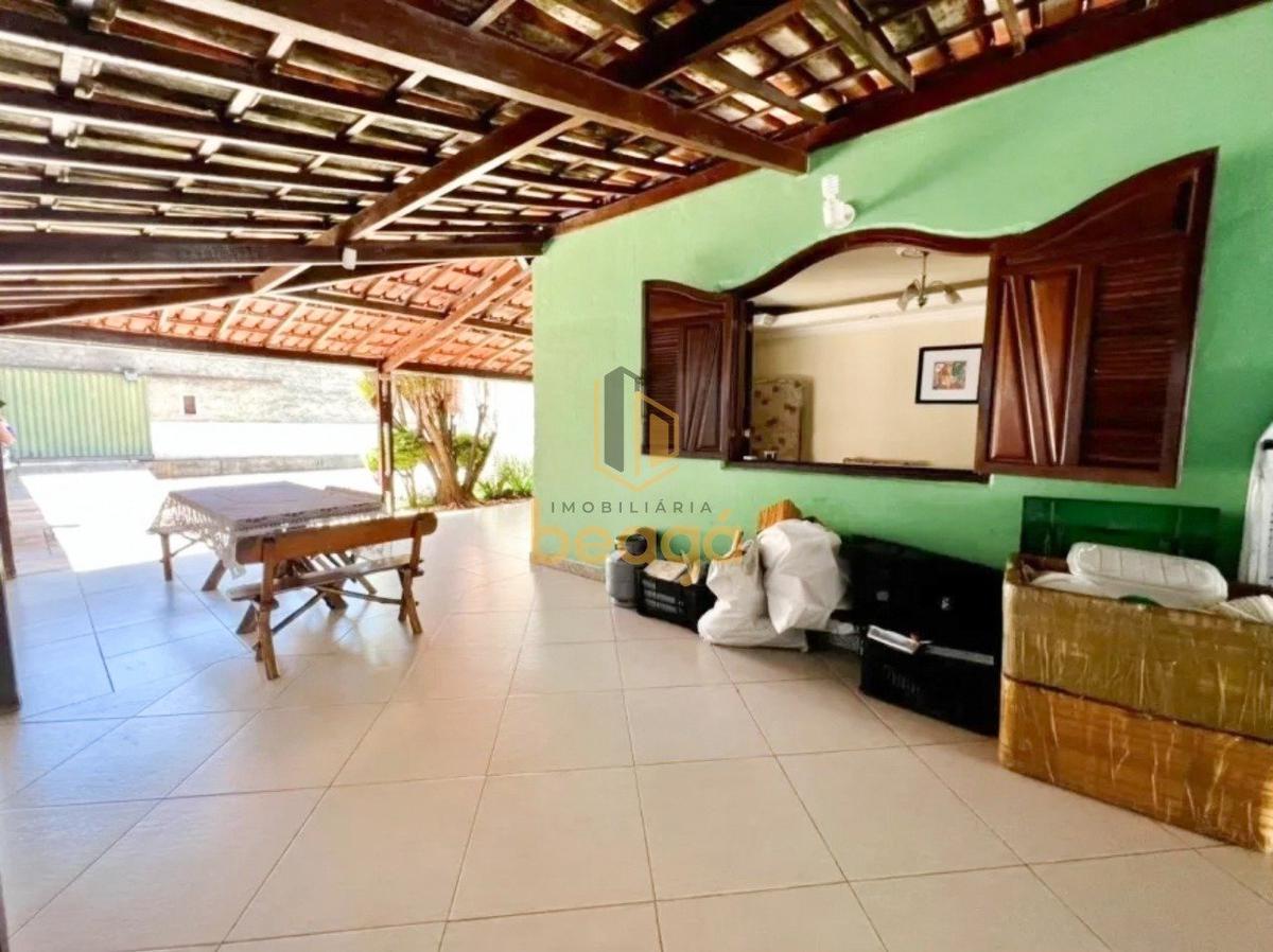 Casa, Santa Terezinha, 3 Quartos, 4 Vagas, 1 Suíte