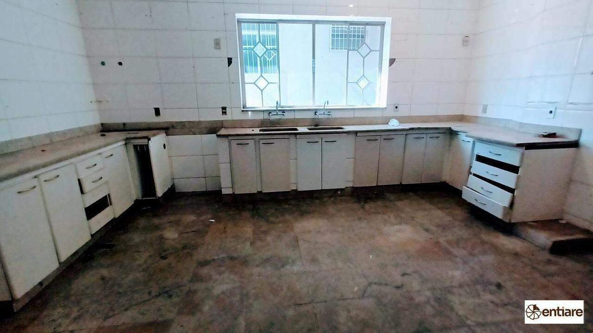 Casa Comercial, Venda Nova, 7 Quartos, 0 Vaga, 1 Suíte