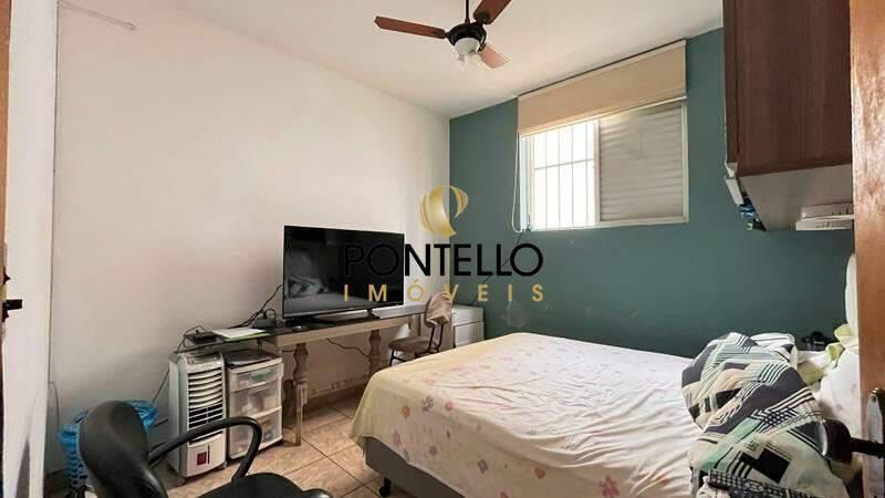 Casa, Buritis, 5 Quartos, 0 Vaga, 1 Suíte