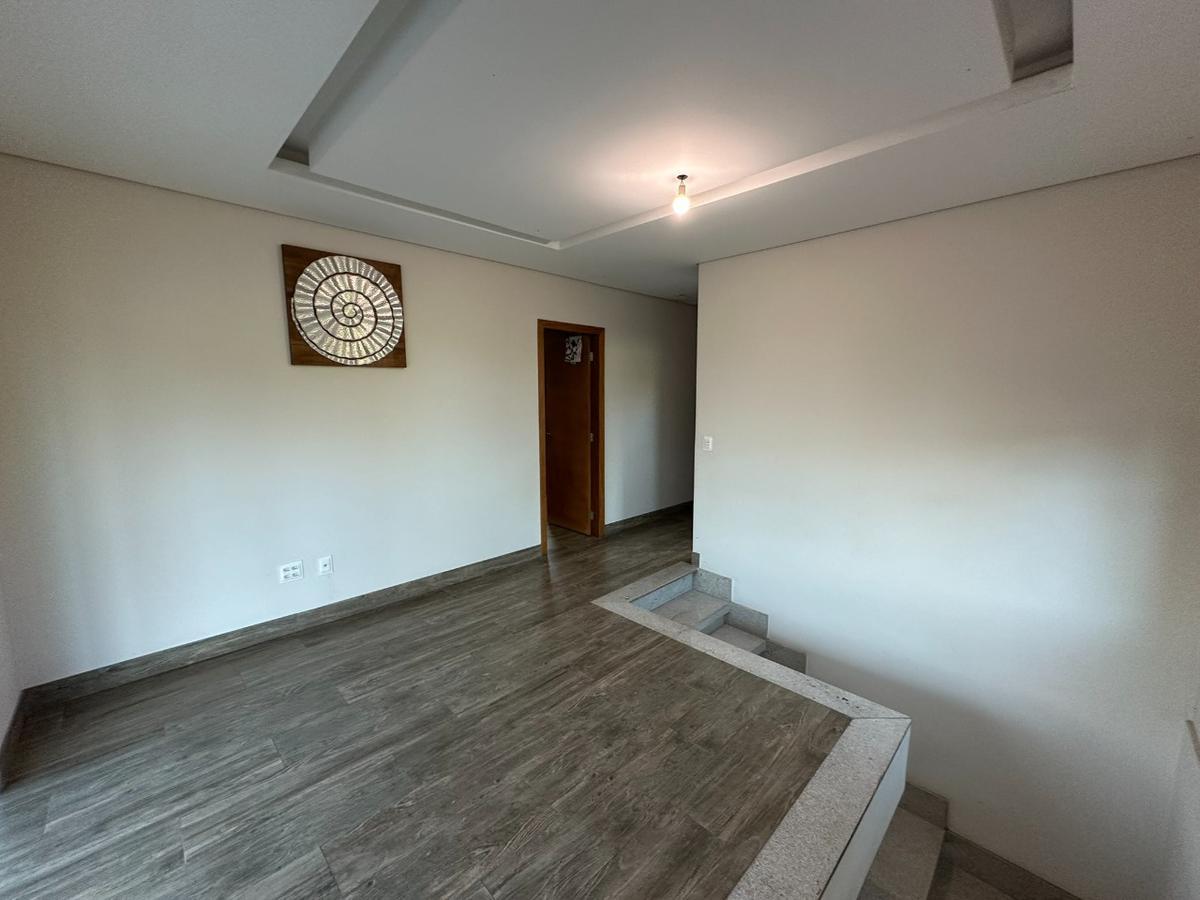 Casa, Céu Azul, 3 Quartos, 5 Vagas, 1 Suíte