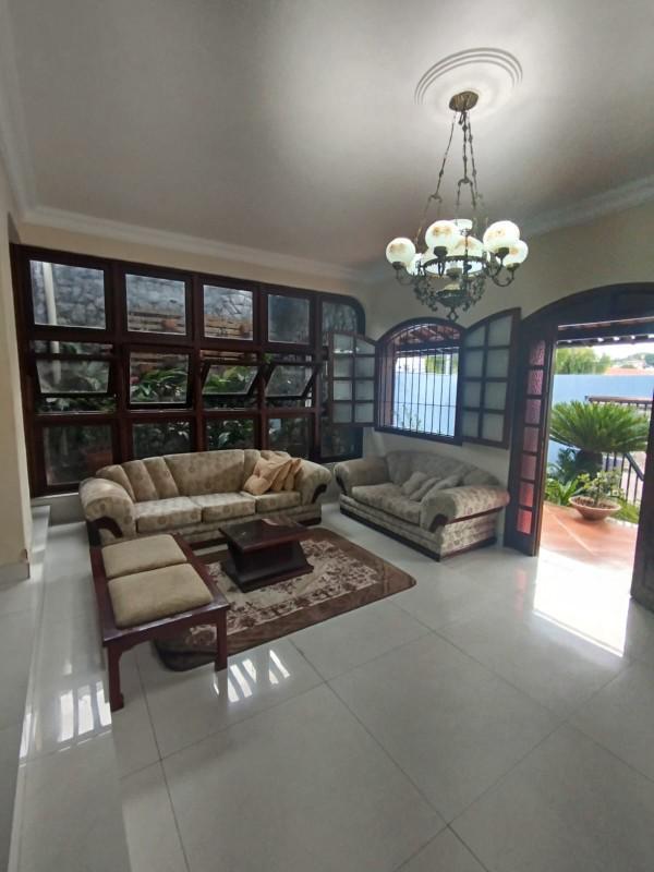 Casa, Castelo, 3 Quartos, 4 Vagas, 1 Suíte