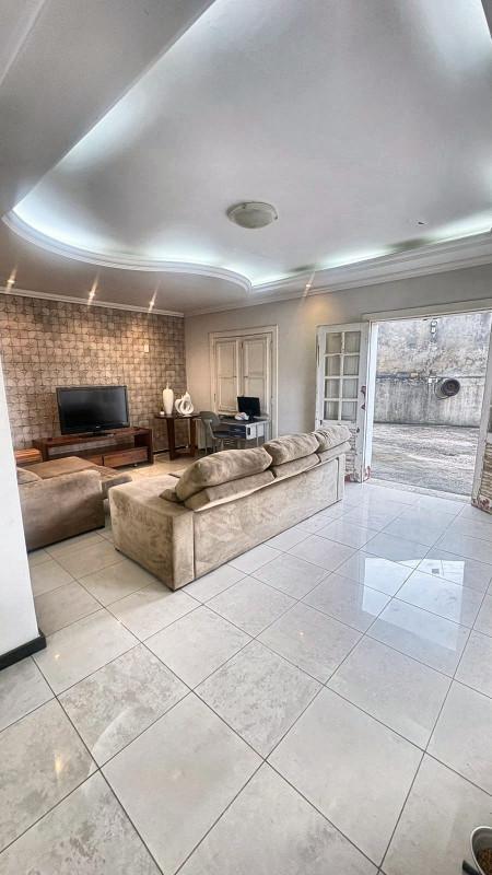 Casa, Álvaro Camargos, 3 Quartos, 4 Vagas, 1 Suíte