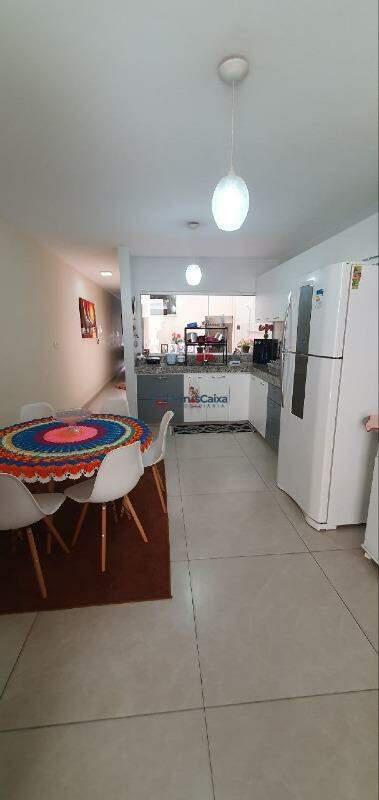 Casa, Quitandinha, 3 Quartos, 1 Vaga, 1 Suíte