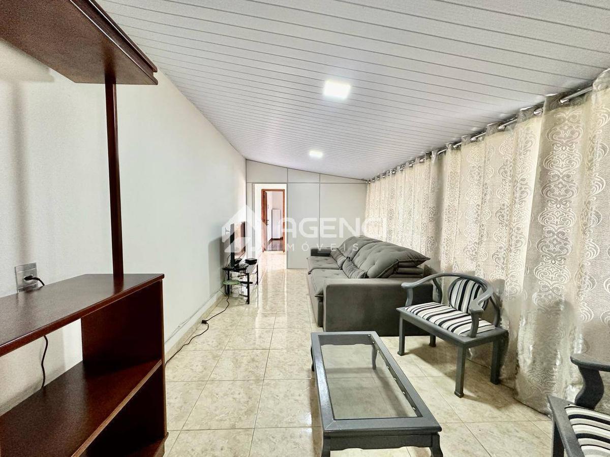 Casa, Cabral, 4 Quartos, 0 Vaga, 2 Suítes