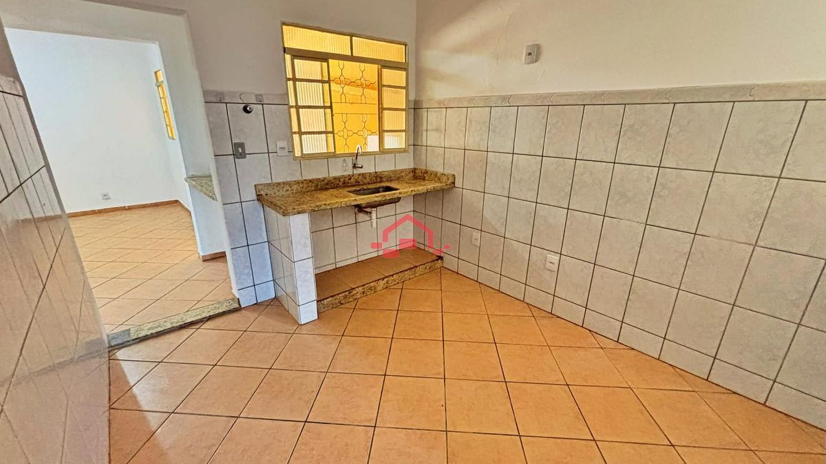 Casa, Minas Brasil, 2 Quartos, 0 Vaga