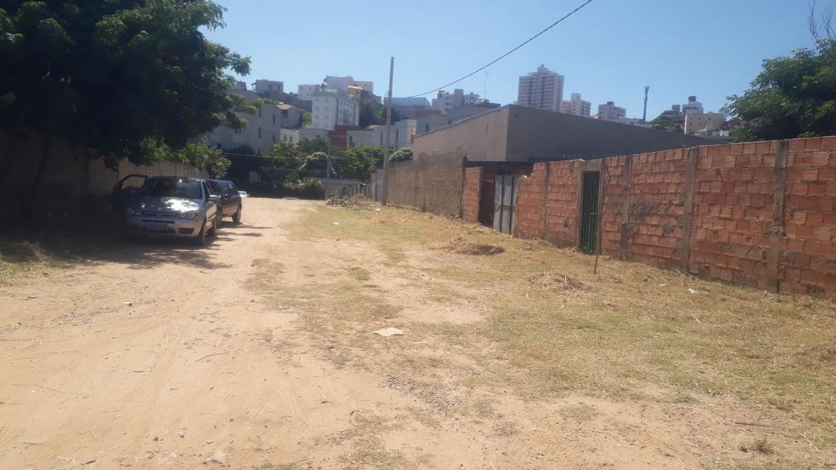 Lote, Heliópolis, 0 Quarto, 0 Vaga