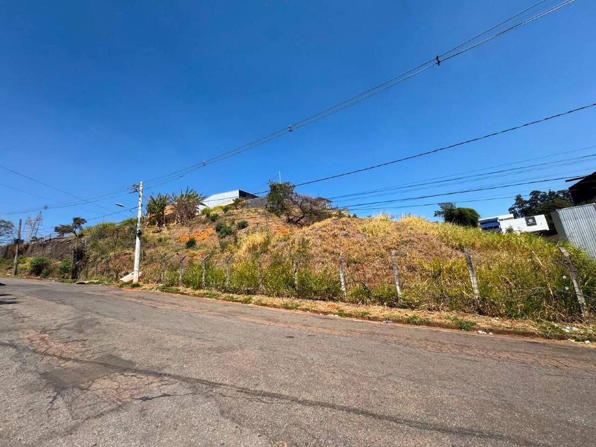 Lote, Olhos D'água, 0 Quarto, 0 Vaga