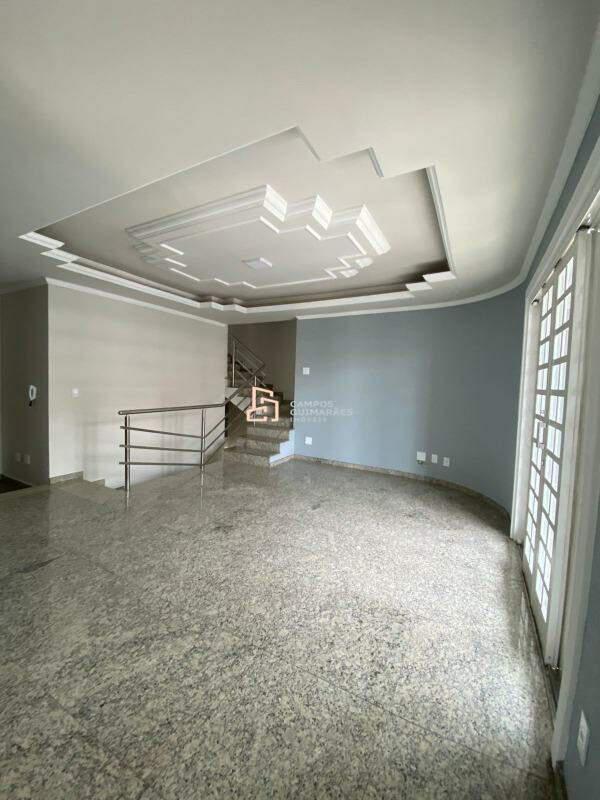 Casa, Barreiro, 3 Quartos, 4 Vagas, 1 Suíte