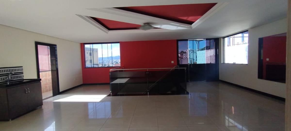 Casa, Santa Cruz, 5 Quartos, 4 Vagas, 1 Suíte