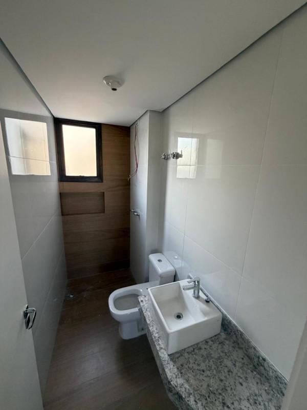 Cobertura, Tirol (barreiro), 3 Quartos, 2 Vagas, 1 Suíte