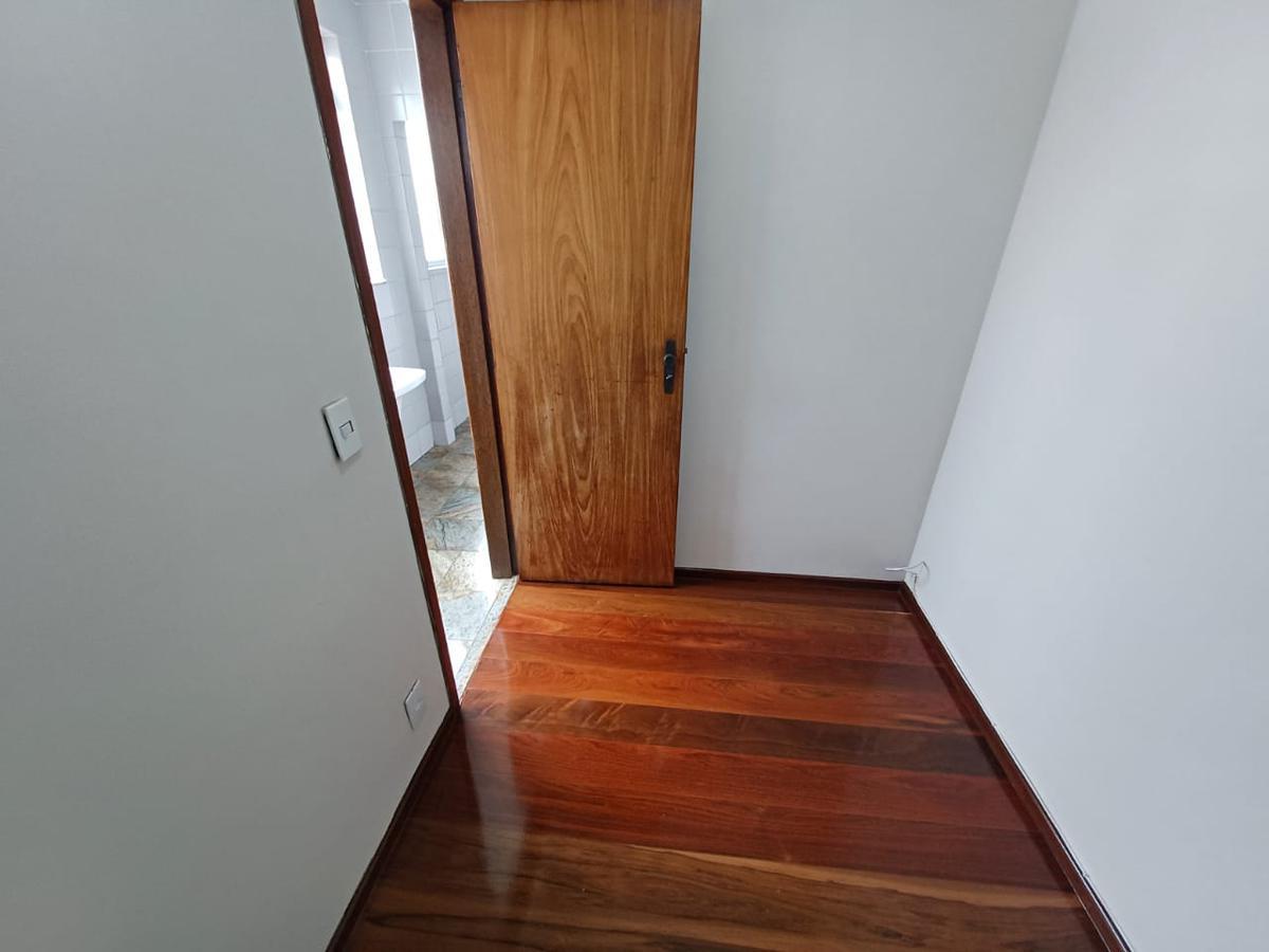 Apartamento, Sagrada Família, 3 Quartos, 2 Vagas, 1 Suíte