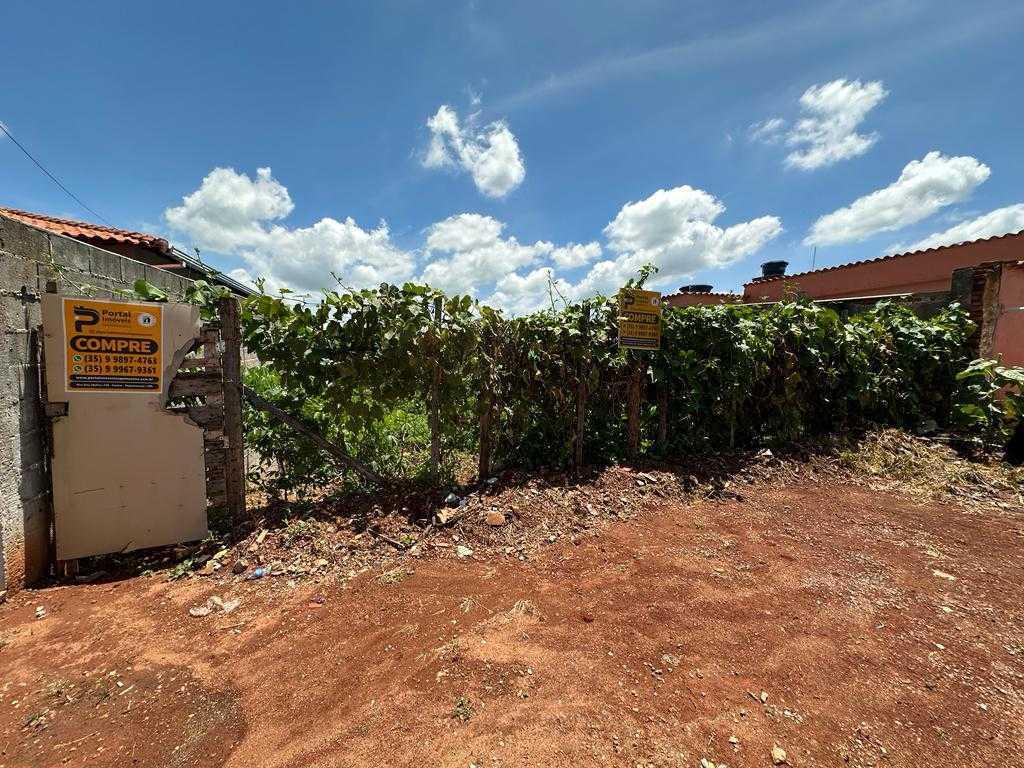 Lote, Centro, 0 Quarto, 0 Vaga