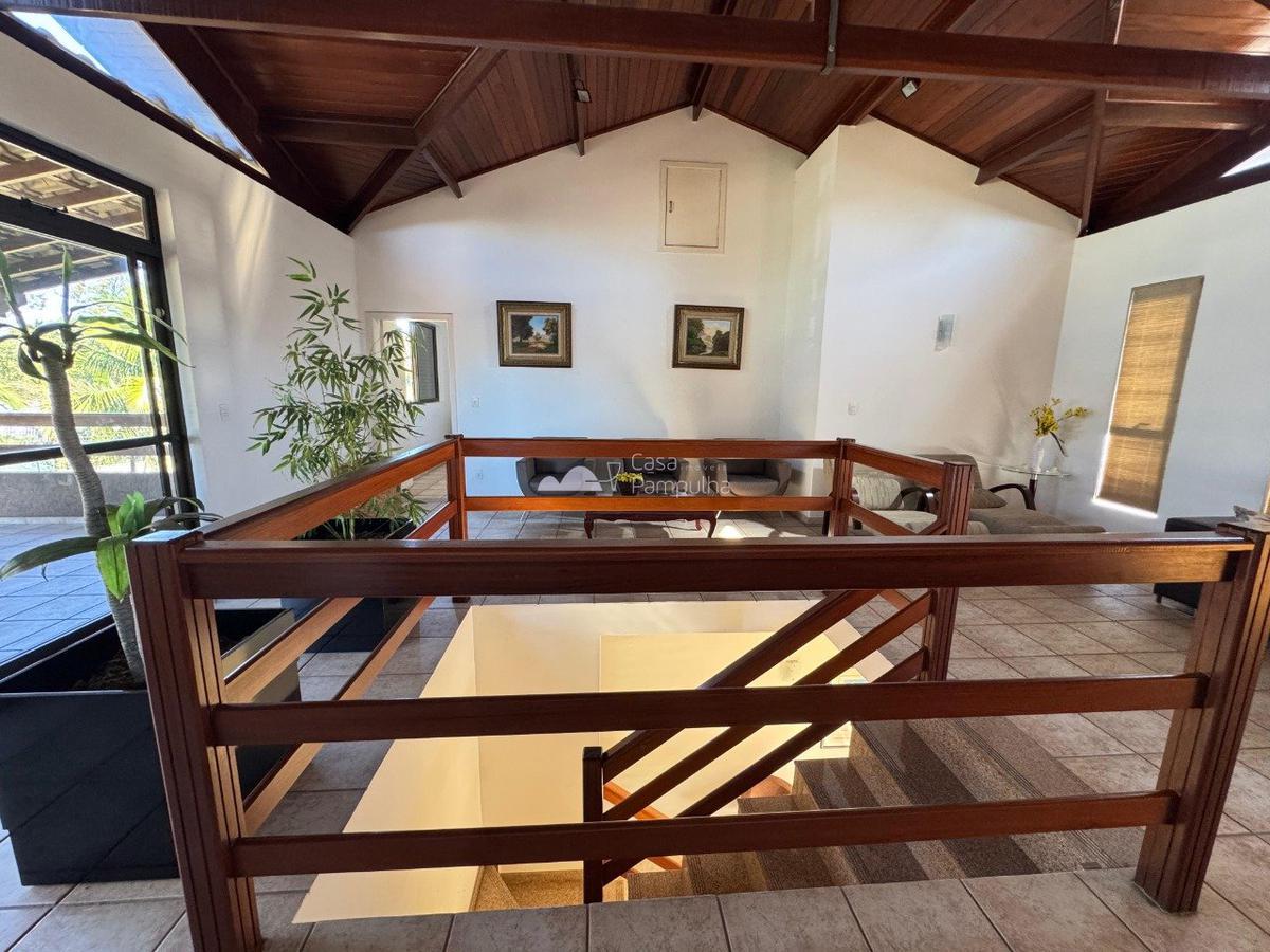 Casa, Trevo, 3 Quartos, 10 Vagas, 3 Suítes