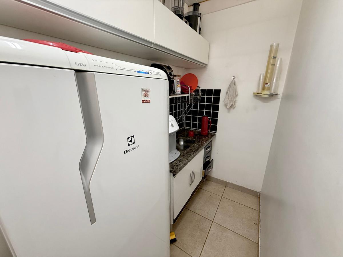 Sala, São José, 0 Quarto, 2 Vagas