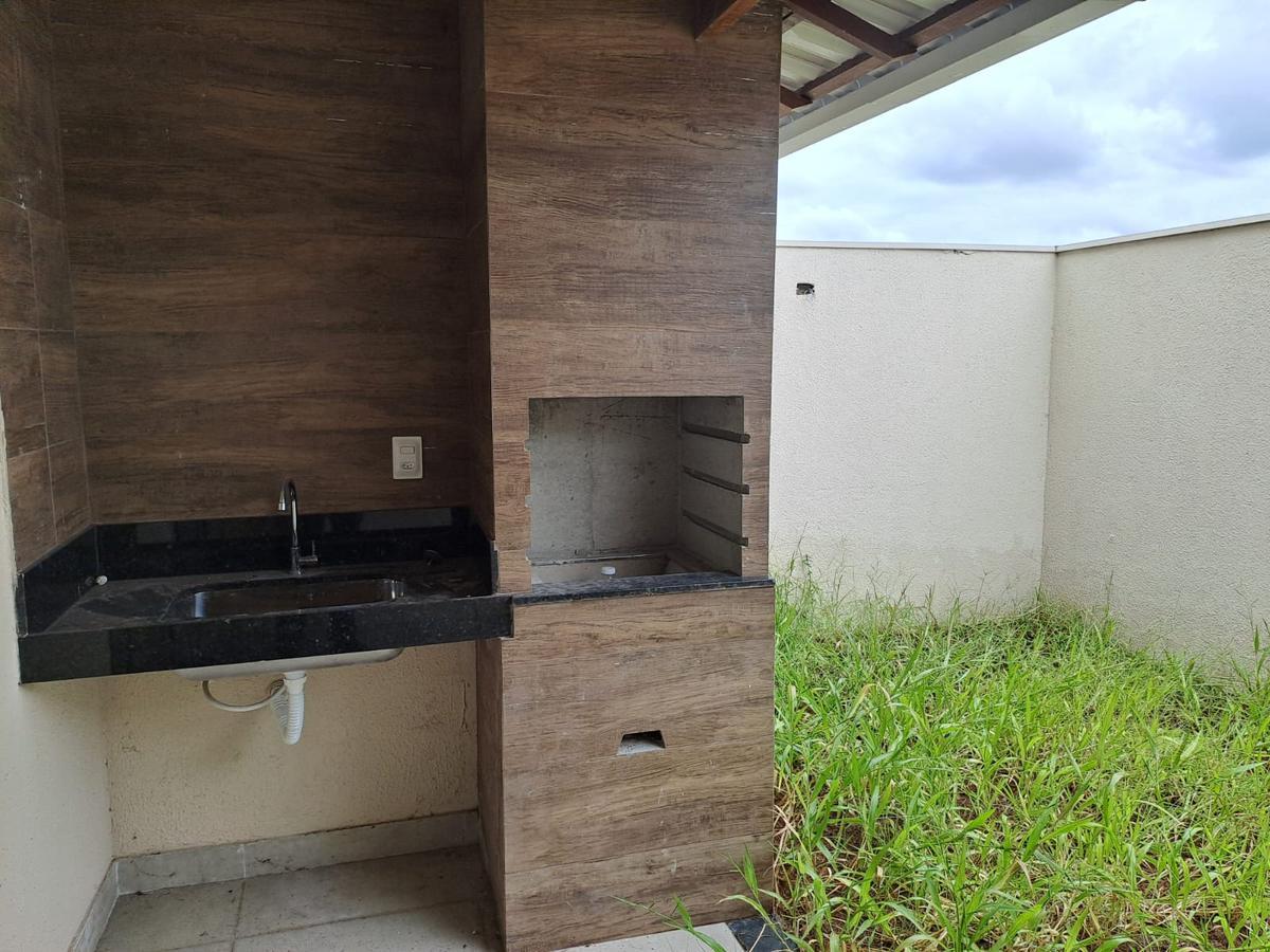 Casa, Santa Branca, 3 Quartos, 4 Vagas, 1 Suíte