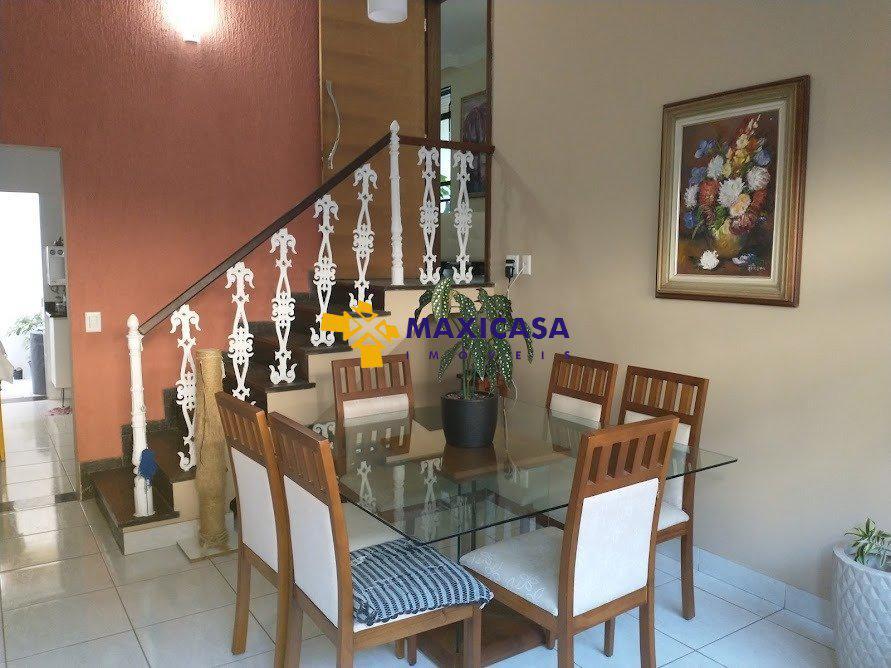 Casa, São José, 4 Quartos, 4 Vagas, 2 Suítes