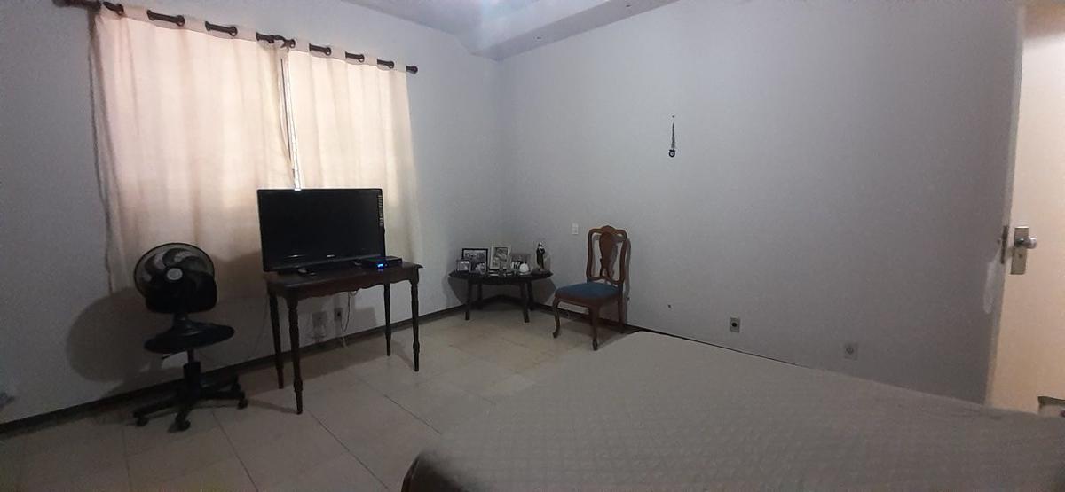 Casa Comercial, Sagrada Família, 3 Quartos, 1 Vaga, 1 Suíte