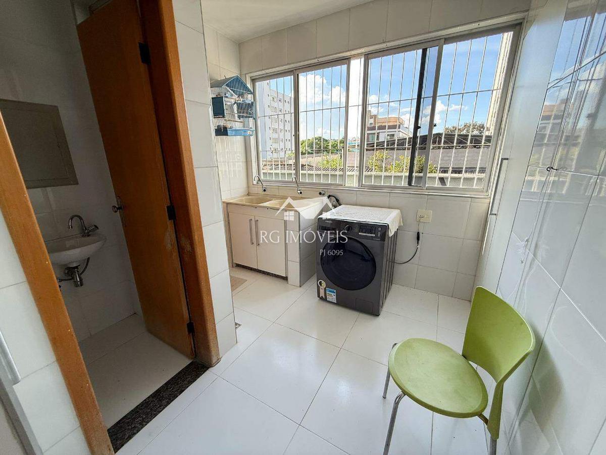 Apartamento, Barreiro, 3 Quartos, 2 Vagas, 1 Suíte