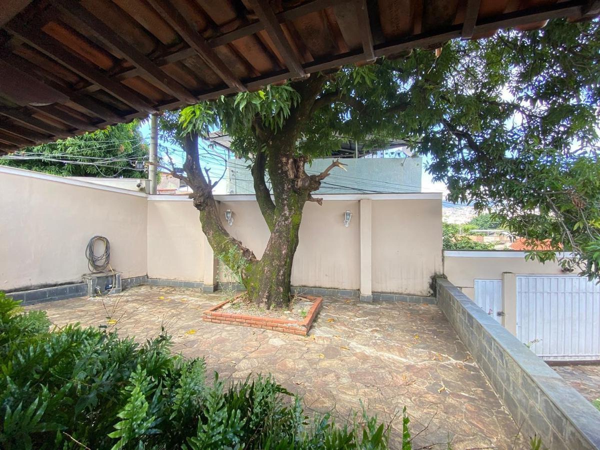 Casa, Horto, 4 Quartos, 7 Vagas, 2 Suítes