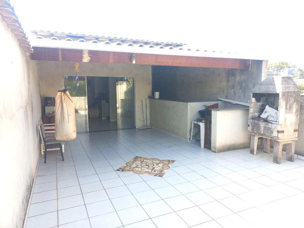 Casa, Céu Azul, 3 Quartos, 4 Vagas, 2 Suítes