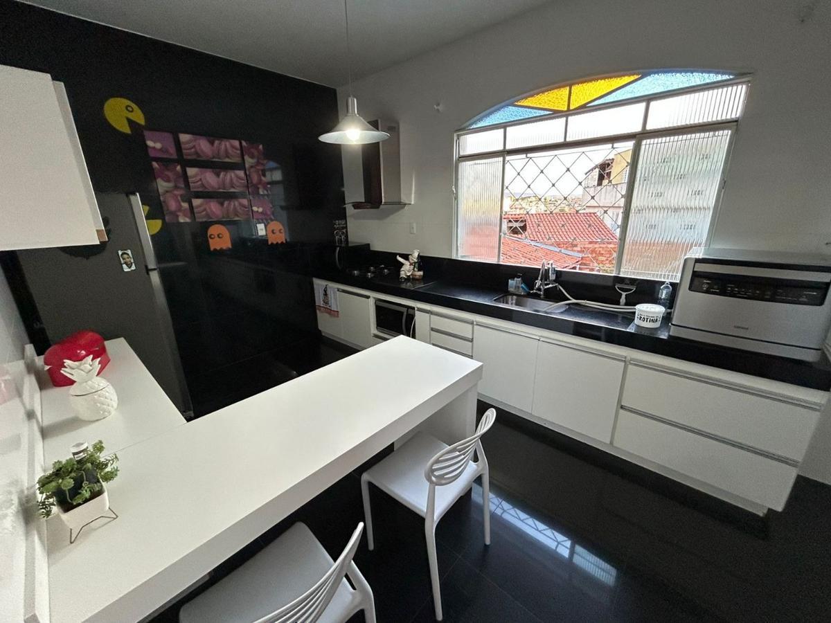 Casa, Santa Cruz Industrial, 3 Quartos, 5 Vagas, 1 Suíte