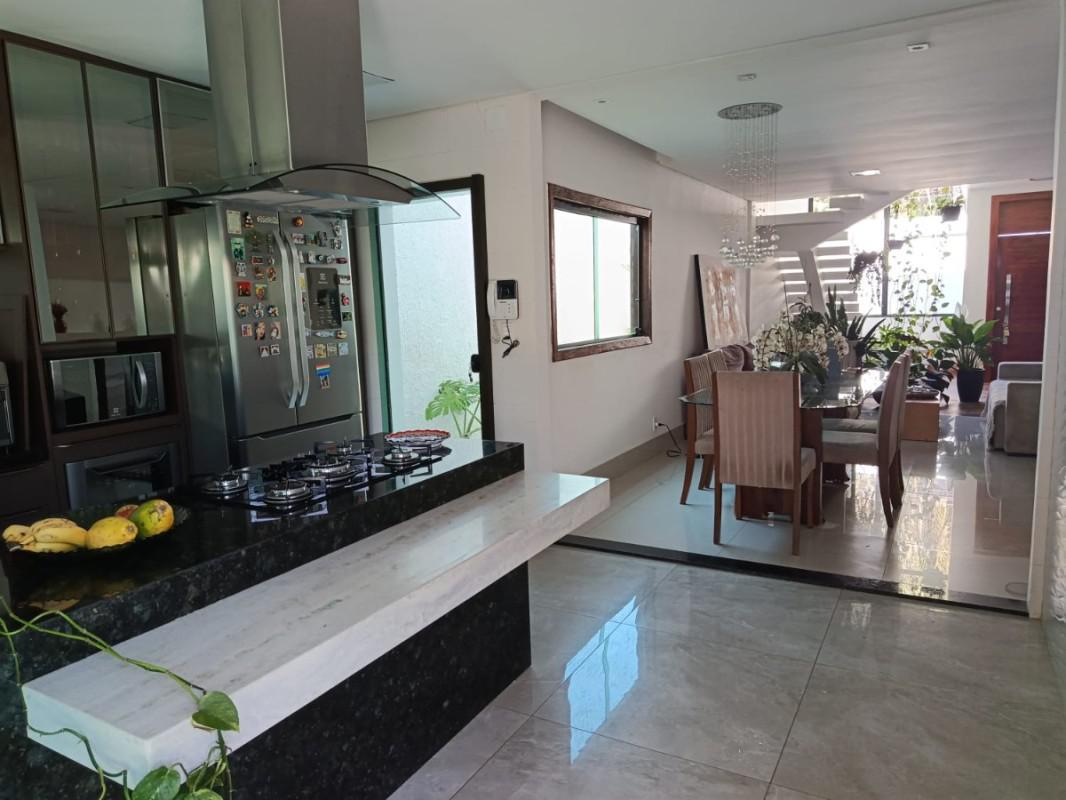 Casa, Várzea, 5 Quartos, 3 Vagas, 2 Suítes