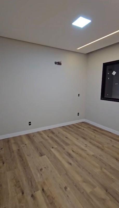 Casa, Jardim Imperial, 3 Quartos, 2 Vagas, 1 Suíte