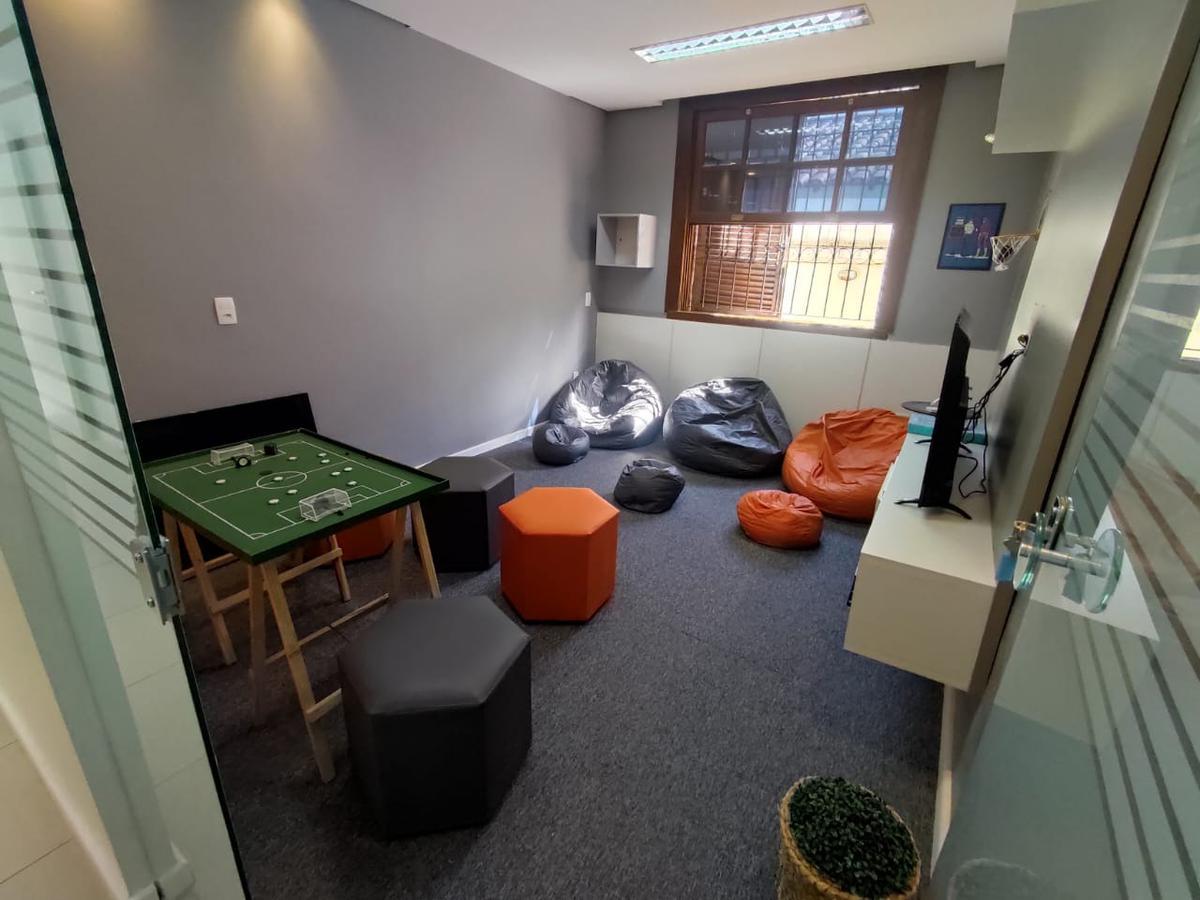 Casa Comercial, Vila Paris, 1 Quarto, 4 Vagas