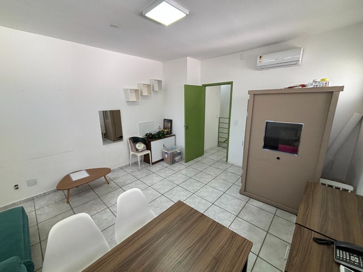 Andar, São José, 0 Quarto, 0 Vaga