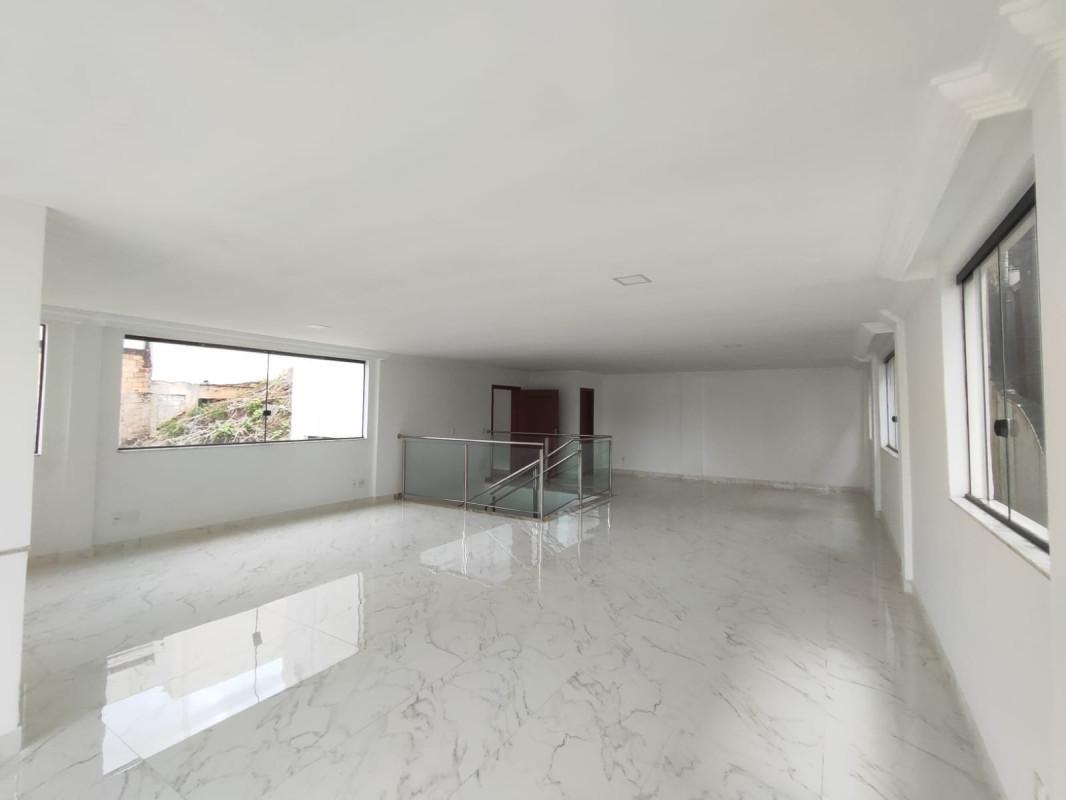 Casa, Comiteco, 4 Quartos, 12 Vagas, 4 Suítes