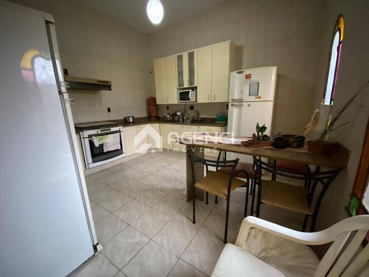 Casa, Camargos, 3 Quartos, 0 Vaga, 1 Suíte