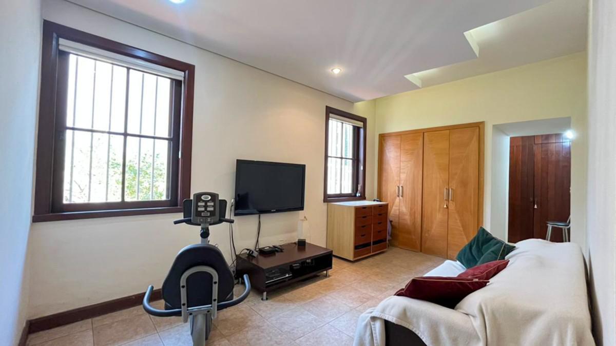 Apartamento, Floresta, 6 Quartos, 0 Vaga, 1 Suíte