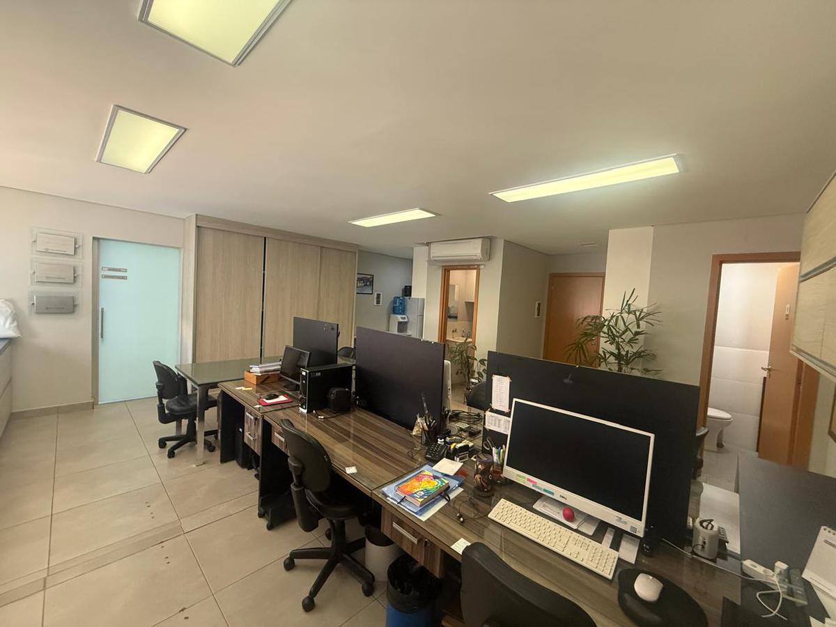 Sala, Cidade Nova, 0 Quarto, 0 Vaga