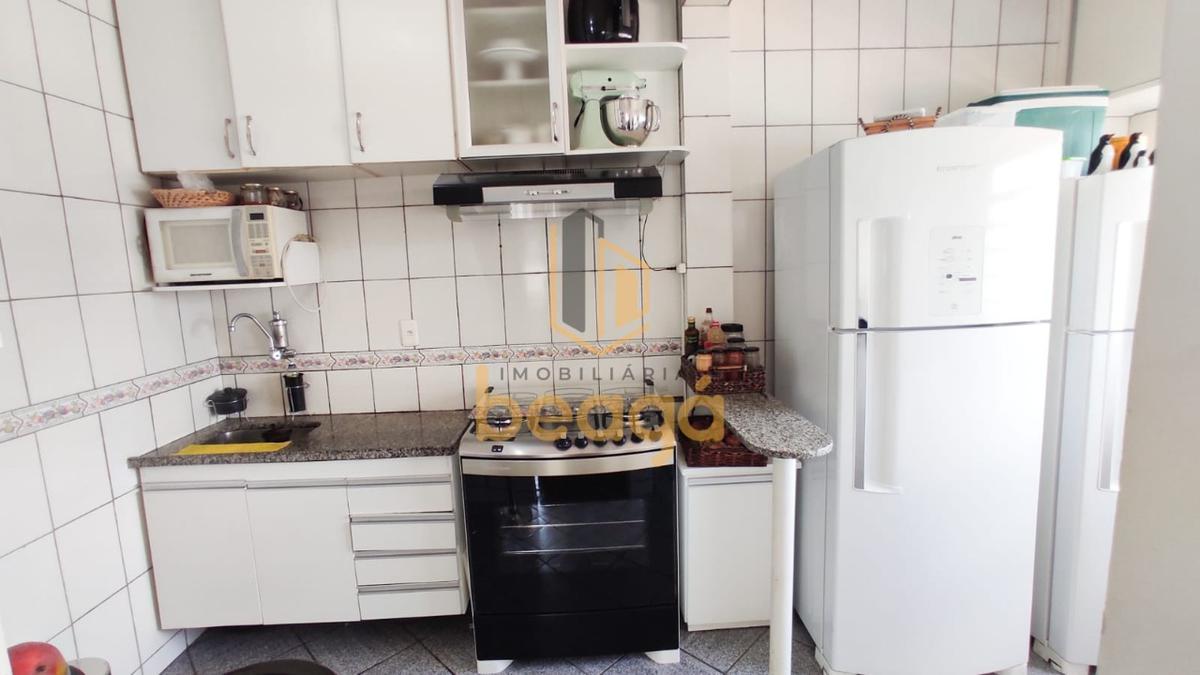 Casa, Santa Terezinha, 5 Quartos, 4 Vagas, 1 Suíte