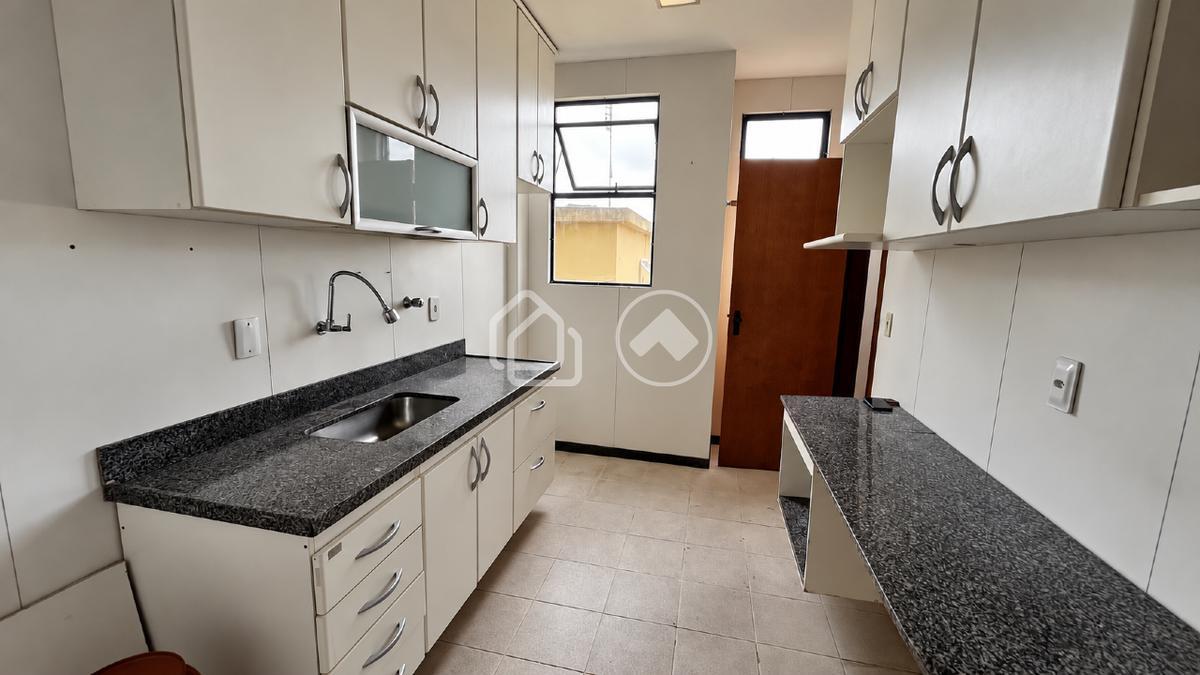 Cobertura, Estoril, 5 Quartos, 3 Vagas, 2 Suítes