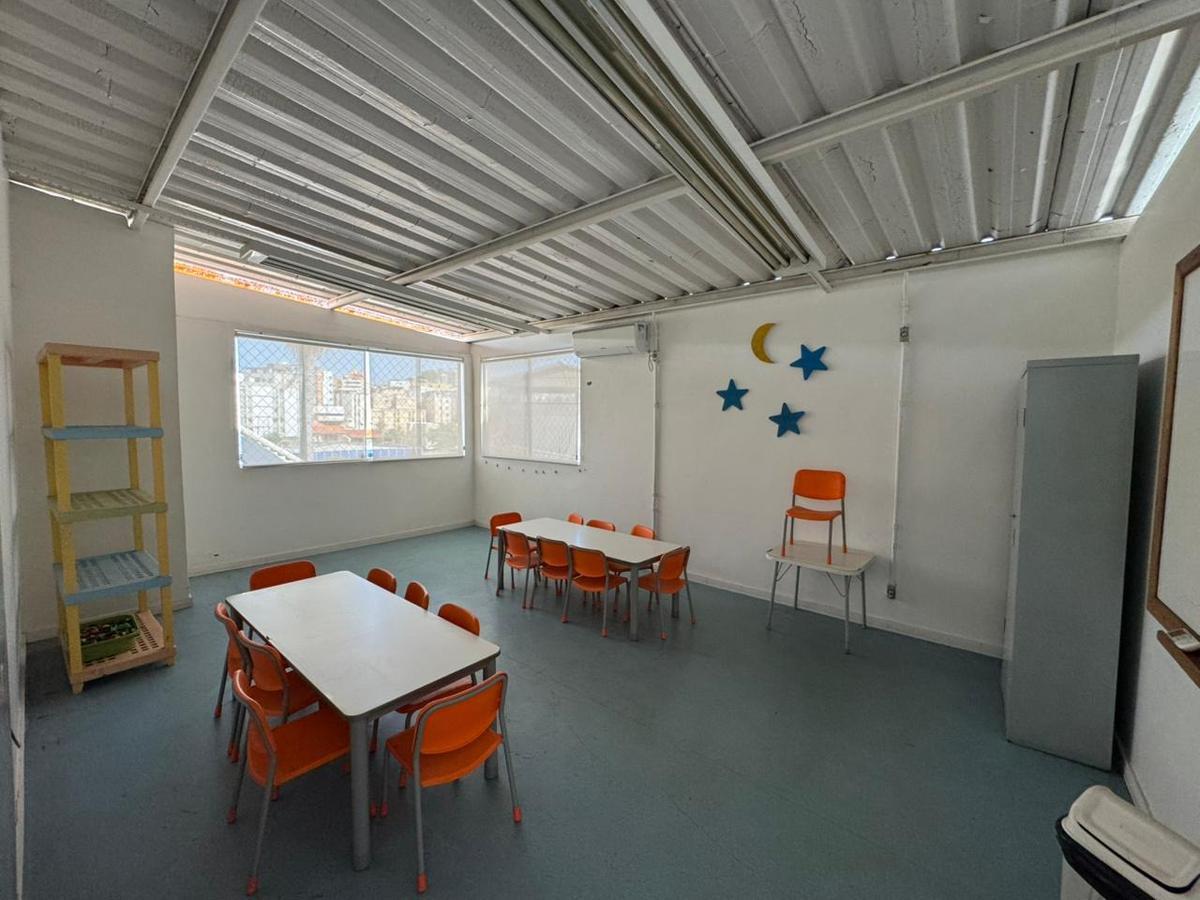 Prédio, Colégio Batista, 0 Quarto, 0 Vaga