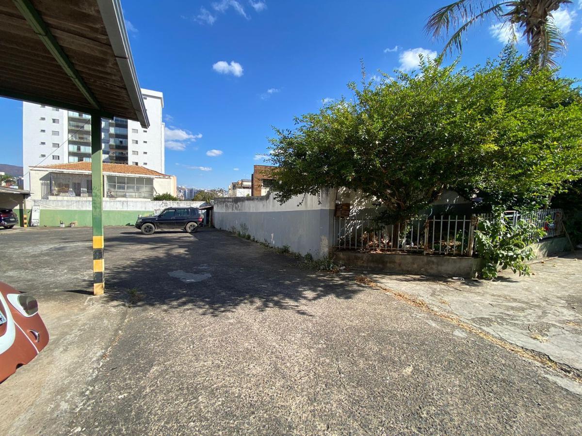 Lote, Colégio Batista, 0 Quarto, 0 Vaga, 2 Suítes