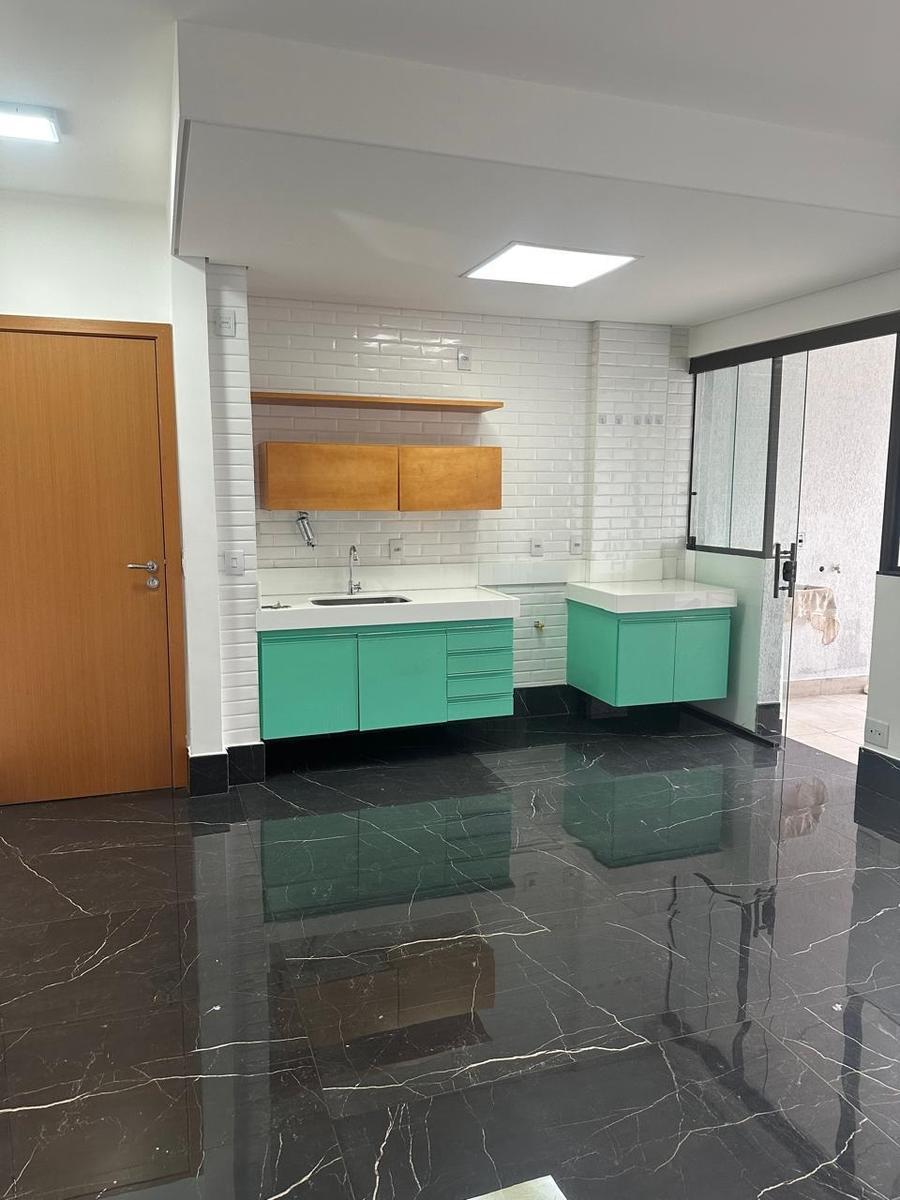 Apartamento, Floresta, 2 Quartos, 2 Vagas, 1 Suíte