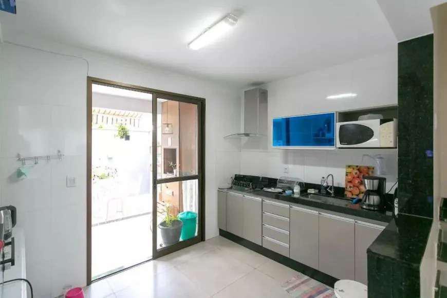 Casa, Santa Efigênia, 3 Quartos, 4 Vagas, 1 Suíte