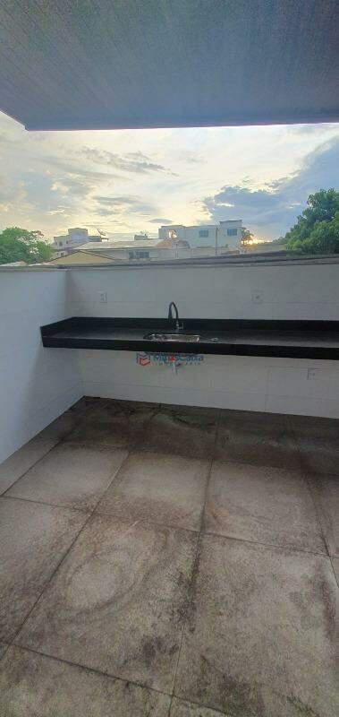 Casa, Quitandinha, 4 Quartos, 2 Vagas, 1 Suíte