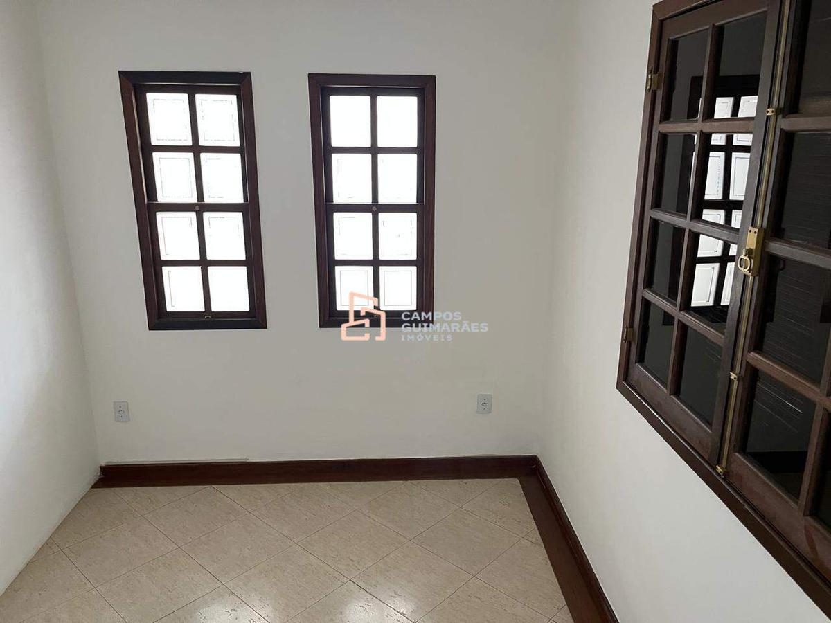 Casa Comercial, Barreiro, 4 Quartos, 5 Vagas, 1 Suíte