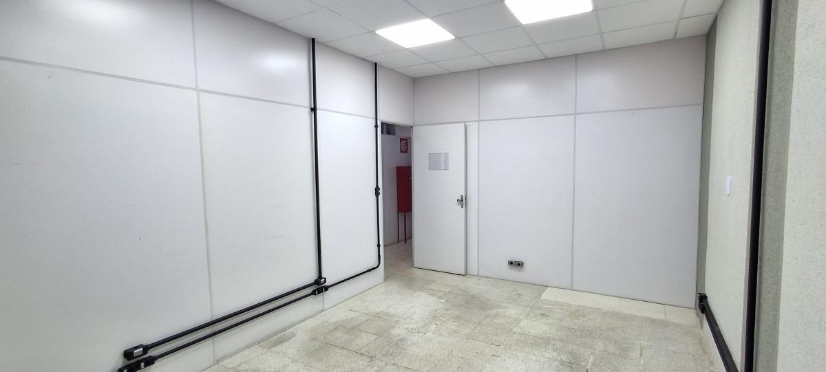 Galpão, Floresta, 0 Quarto, 6 Vagas