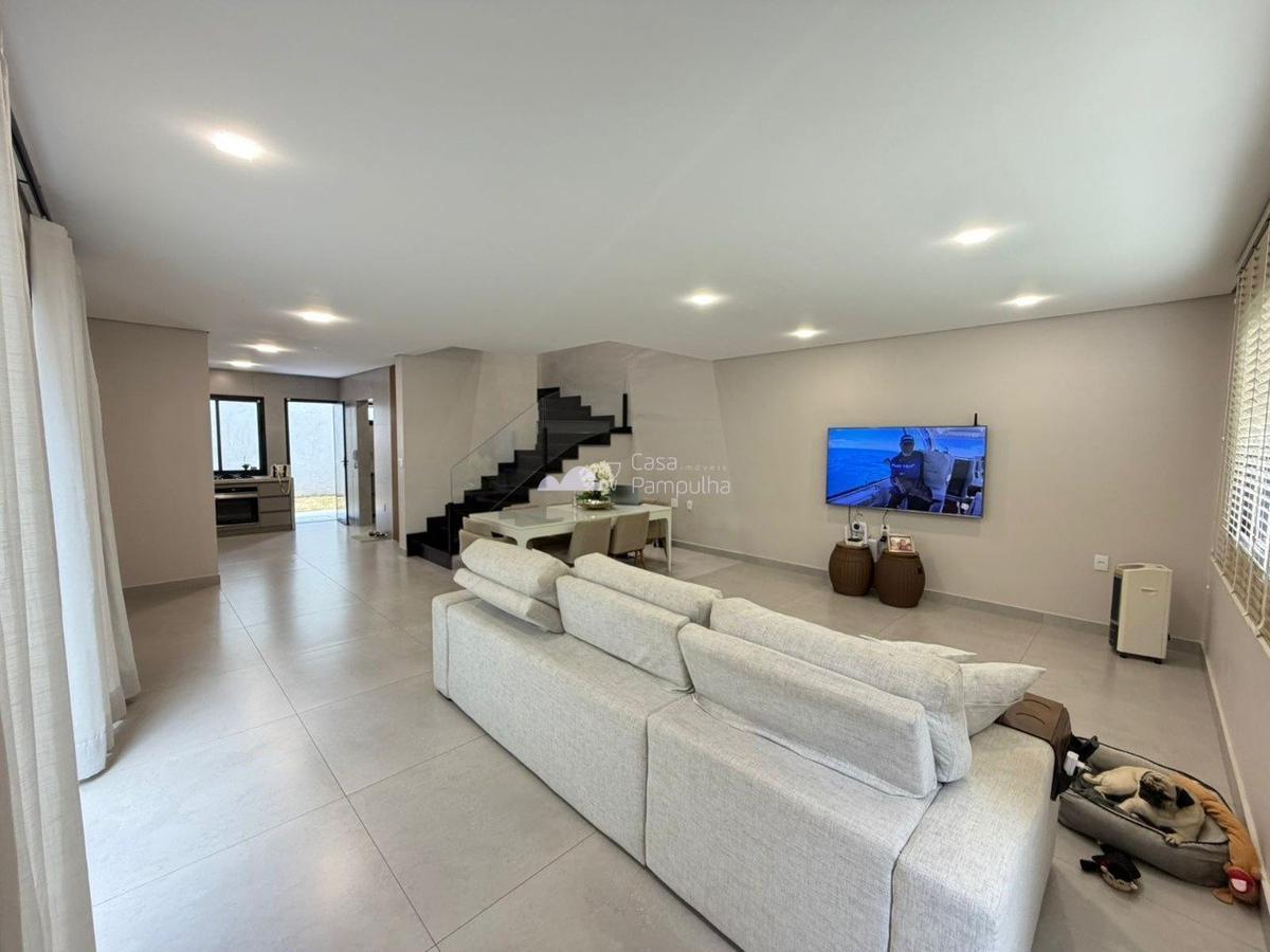 Casa, Trevo, 3 Quartos, 2 Vagas, 2 Suítes