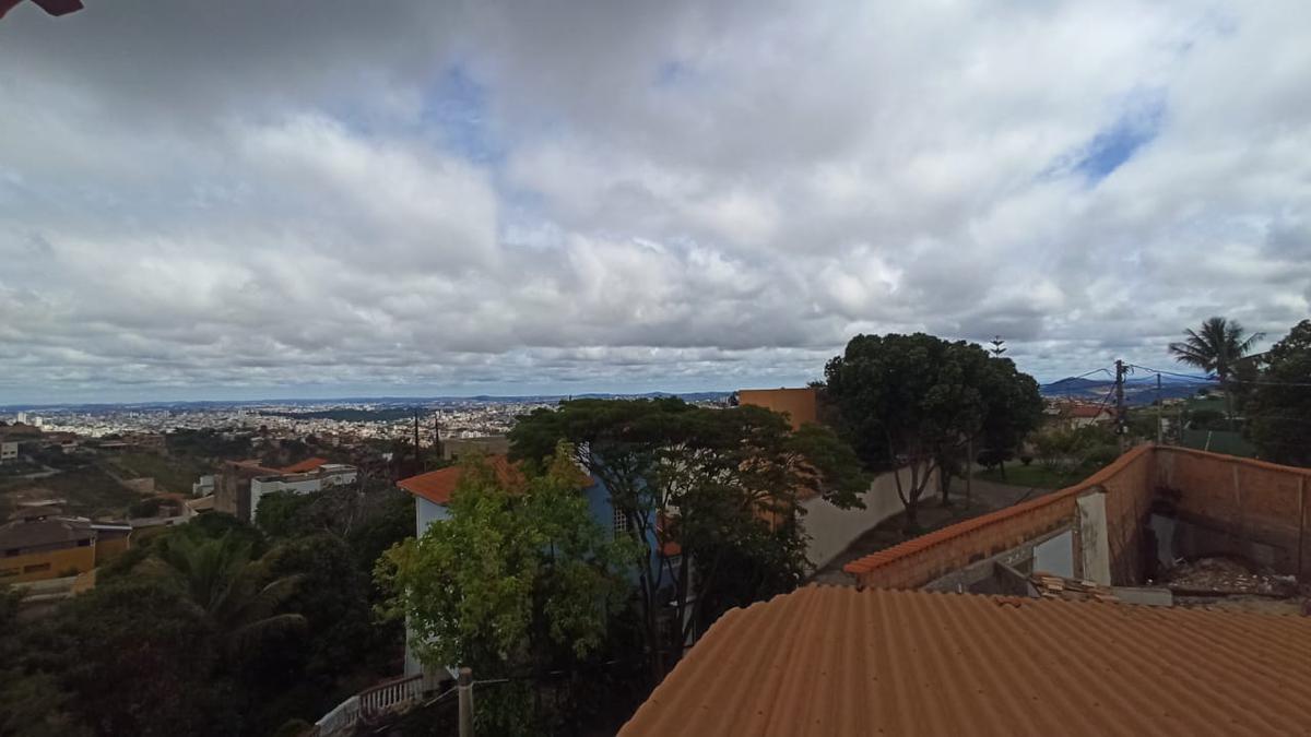 Casa, Jardim Pirineus, 4 Quartos, 5 Vagas, 1 Suíte