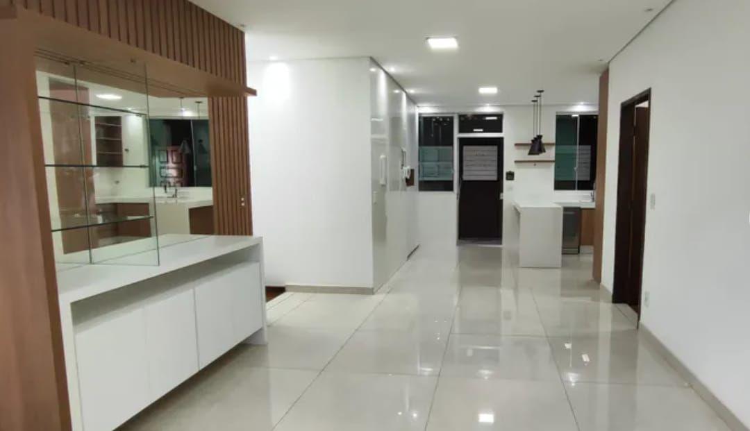 Casa, Bandeirantes, 4 Quartos, 4 Vagas, 2 Suítes