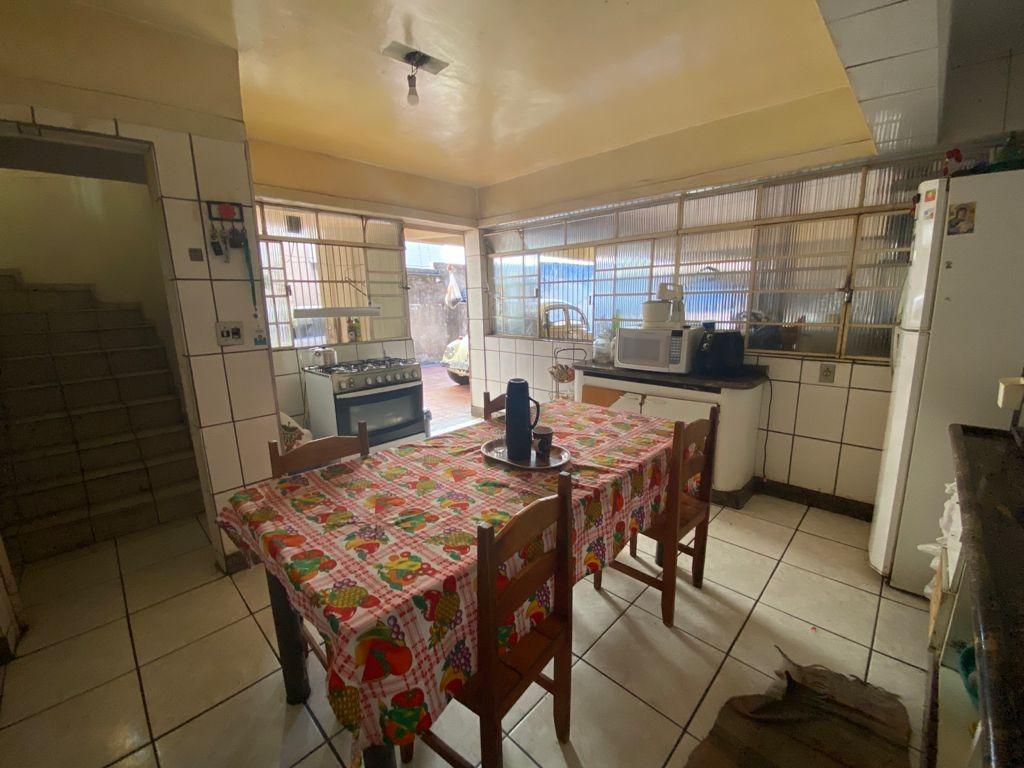 Casa, Sagrada Família, 3 Quartos, 5 Vagas, 1 Suíte