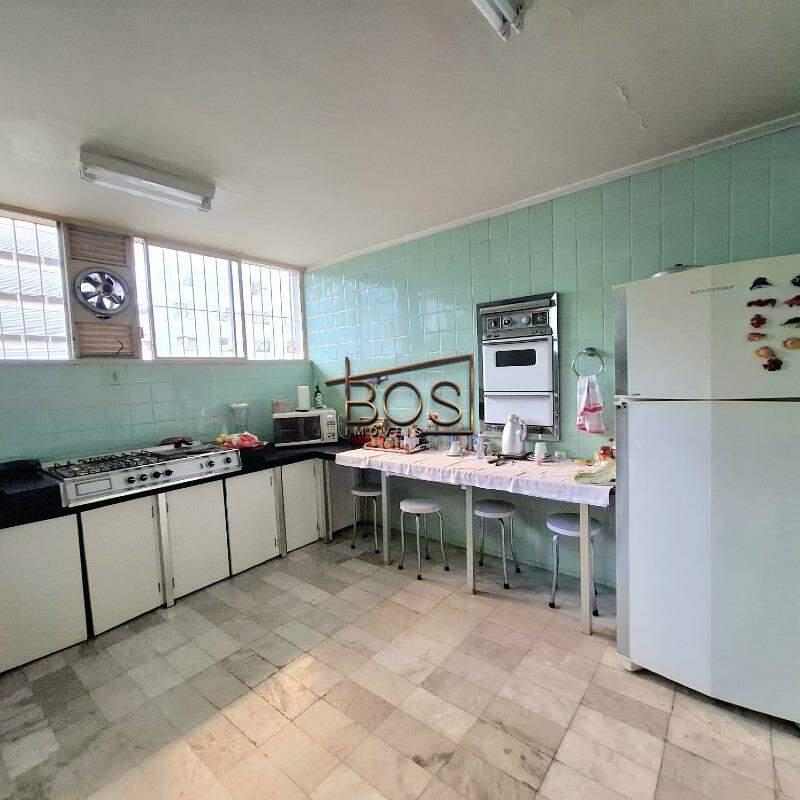 Casa, Cidade Jardim, 6 Quartos, 10 Vagas, 1 Suíte