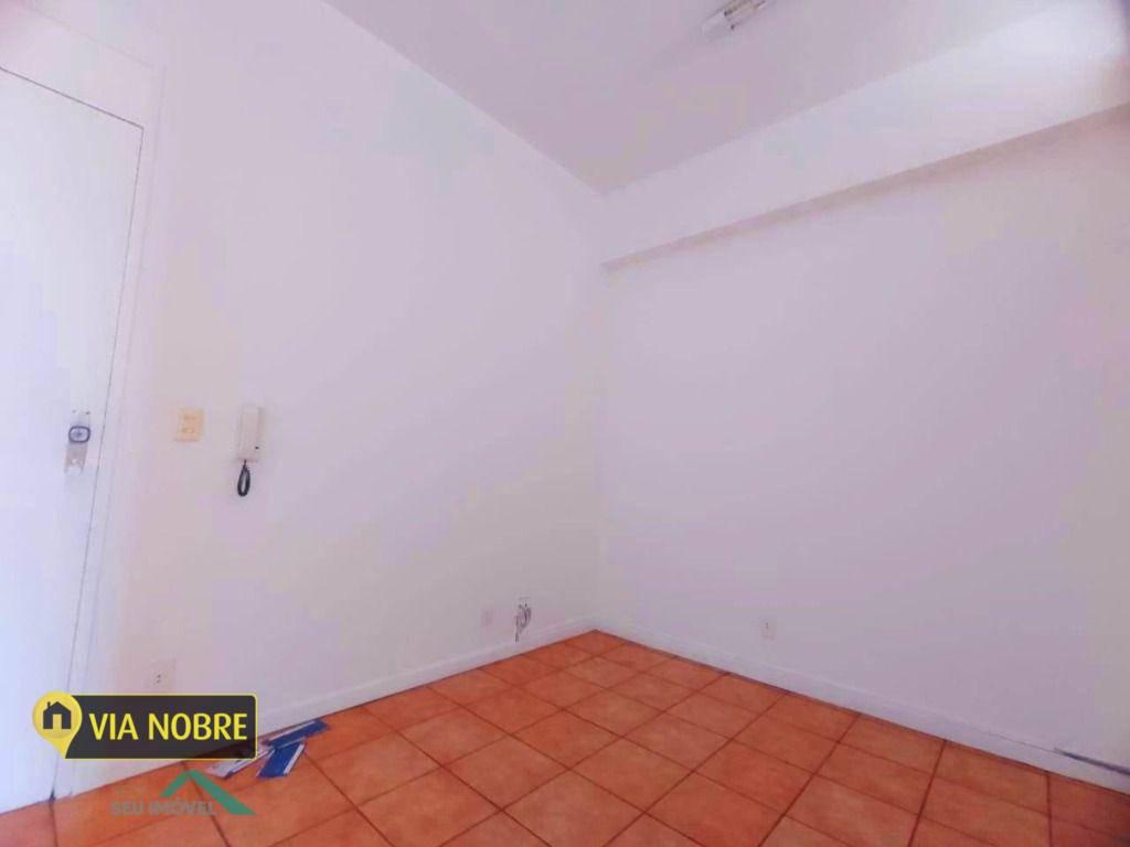 Sala, Santa Lúcia, 1 Vaga