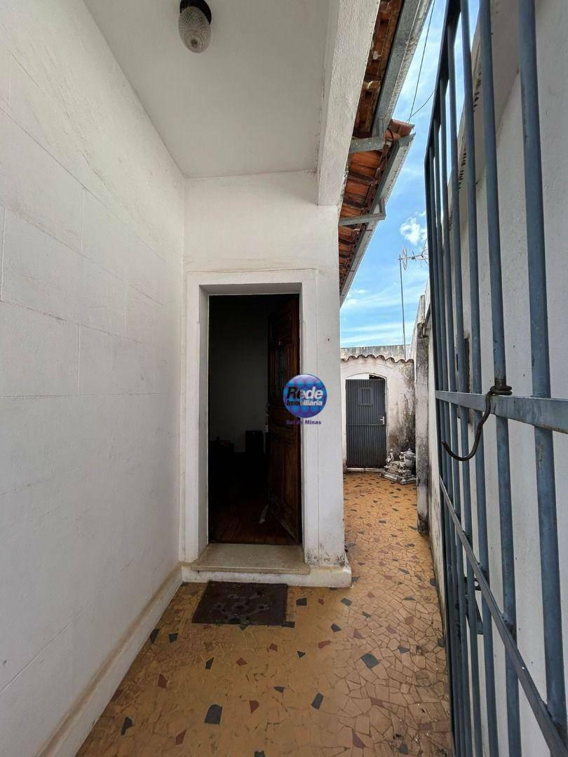 Casa, Centro, 3 Quartos, 0 Vaga